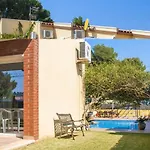 R88 Casa Alegre Vila *