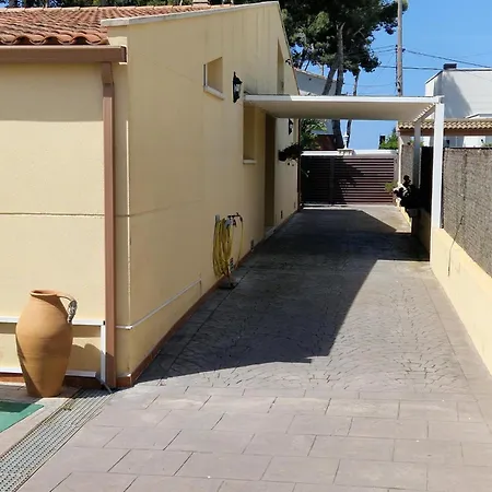 R88 Casa Alegre Villa *